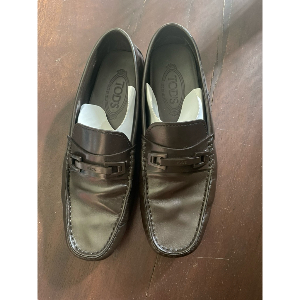 preloved sepatu tods original laki2 size 42,5
