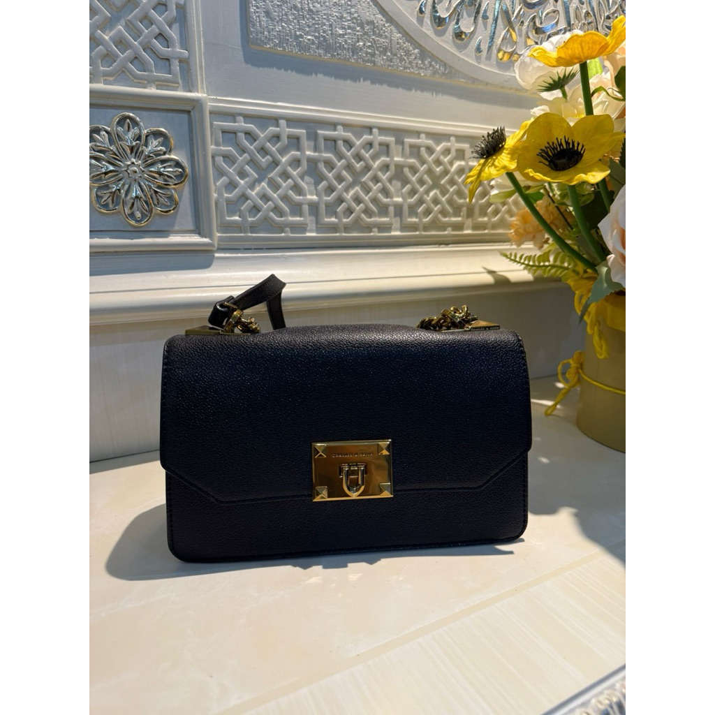 Tas charles n keith original store