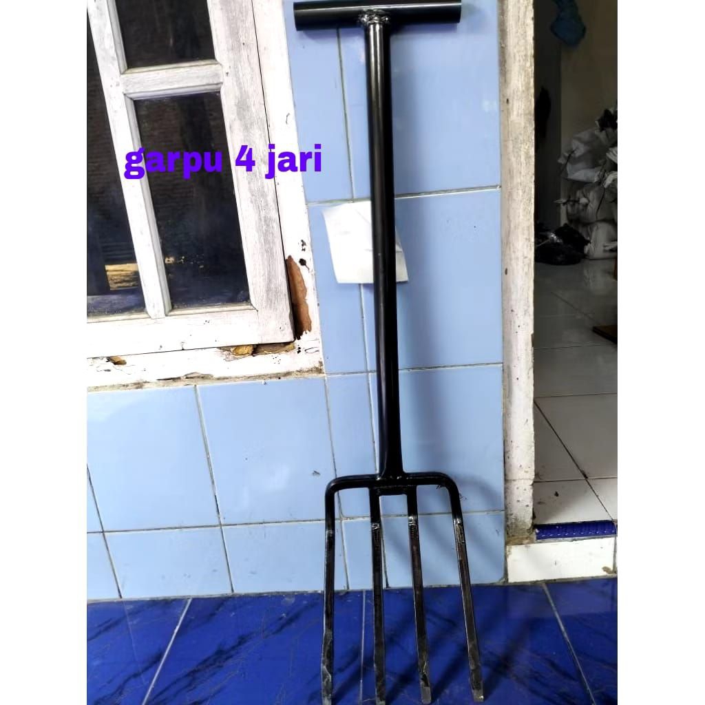 Garpu injak tanah 4 jari besi baja super