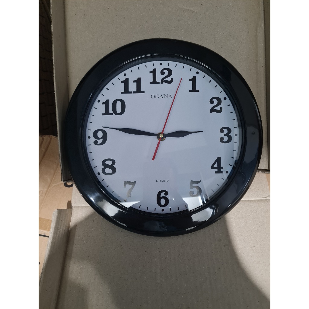 jam dinding ogana / jam dinding hitam / jam dinding polos / jam dinding makassar / jam dinding murah