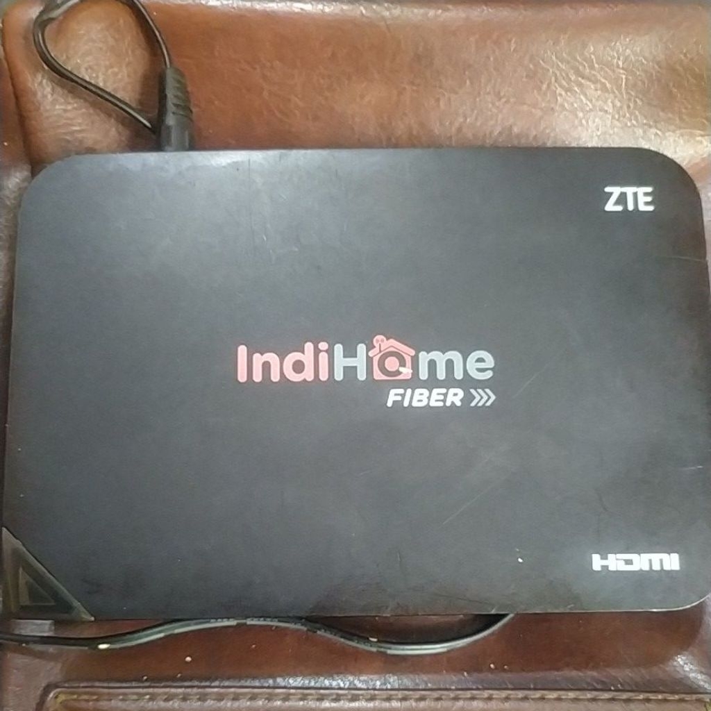 stb ZTE ZXV10 B700V5 belum unlock tanpa adaptor hanya menjual unit saja