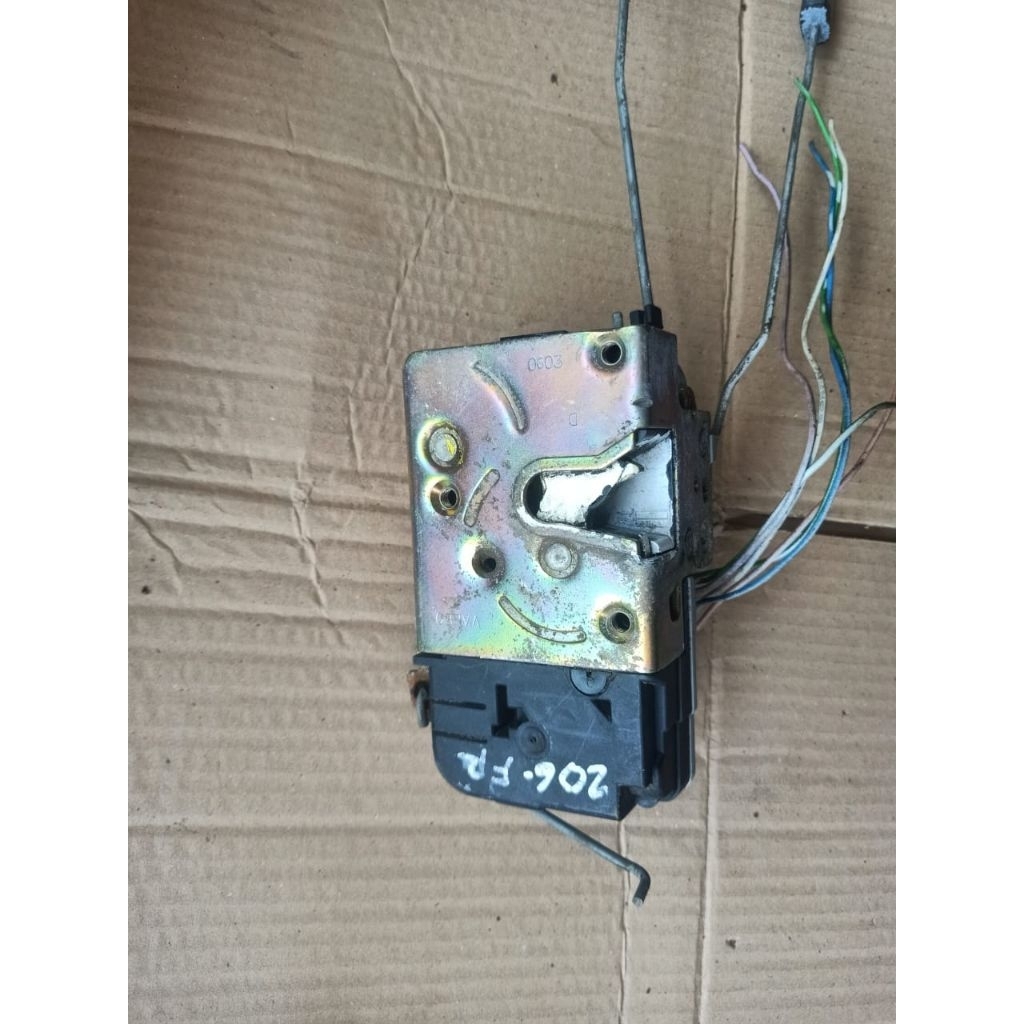 Doorlock Peugeot 206 matic