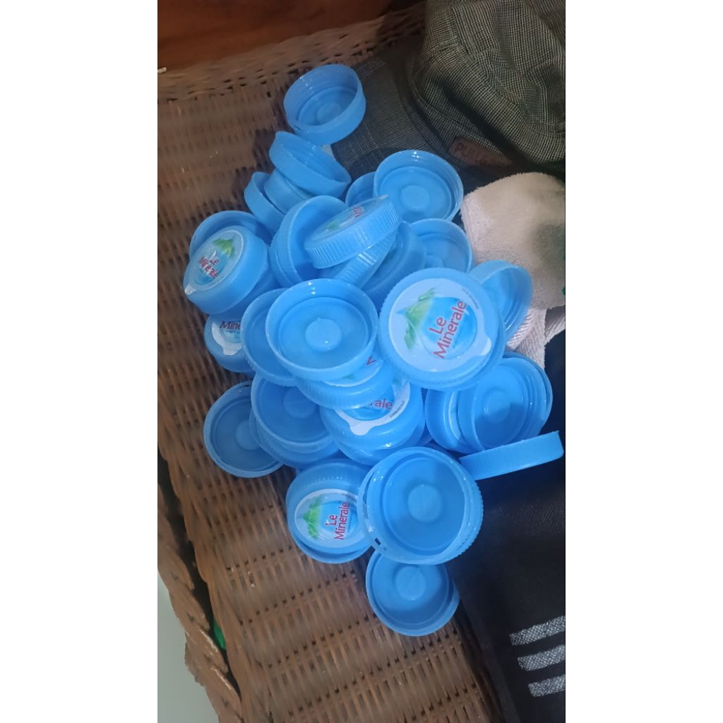 Tutup Galon Le Minerale. Stok rumah, Bukan Pemulung.