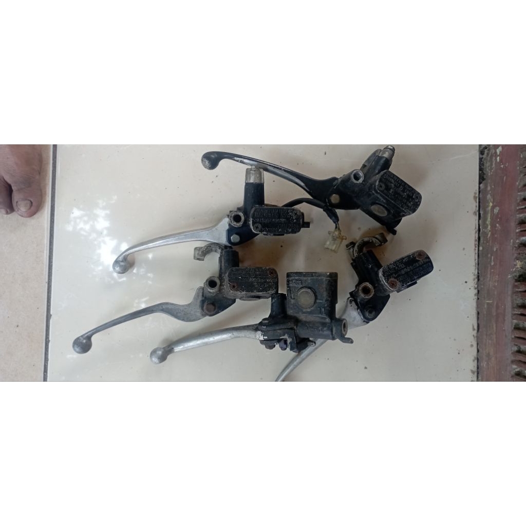 TEMPAT MINYAK REM /MASTER REM CAKRAM MOTOR HONDA BEAT/SECUPI/SUPRA FIT CABUTAN ORIJINAL