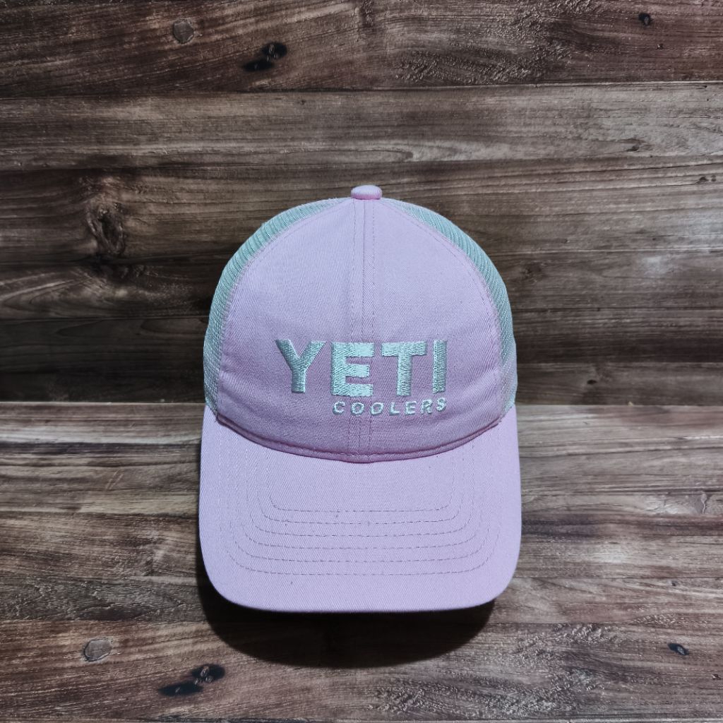 Trucker hat Yeti Coolers logo pink