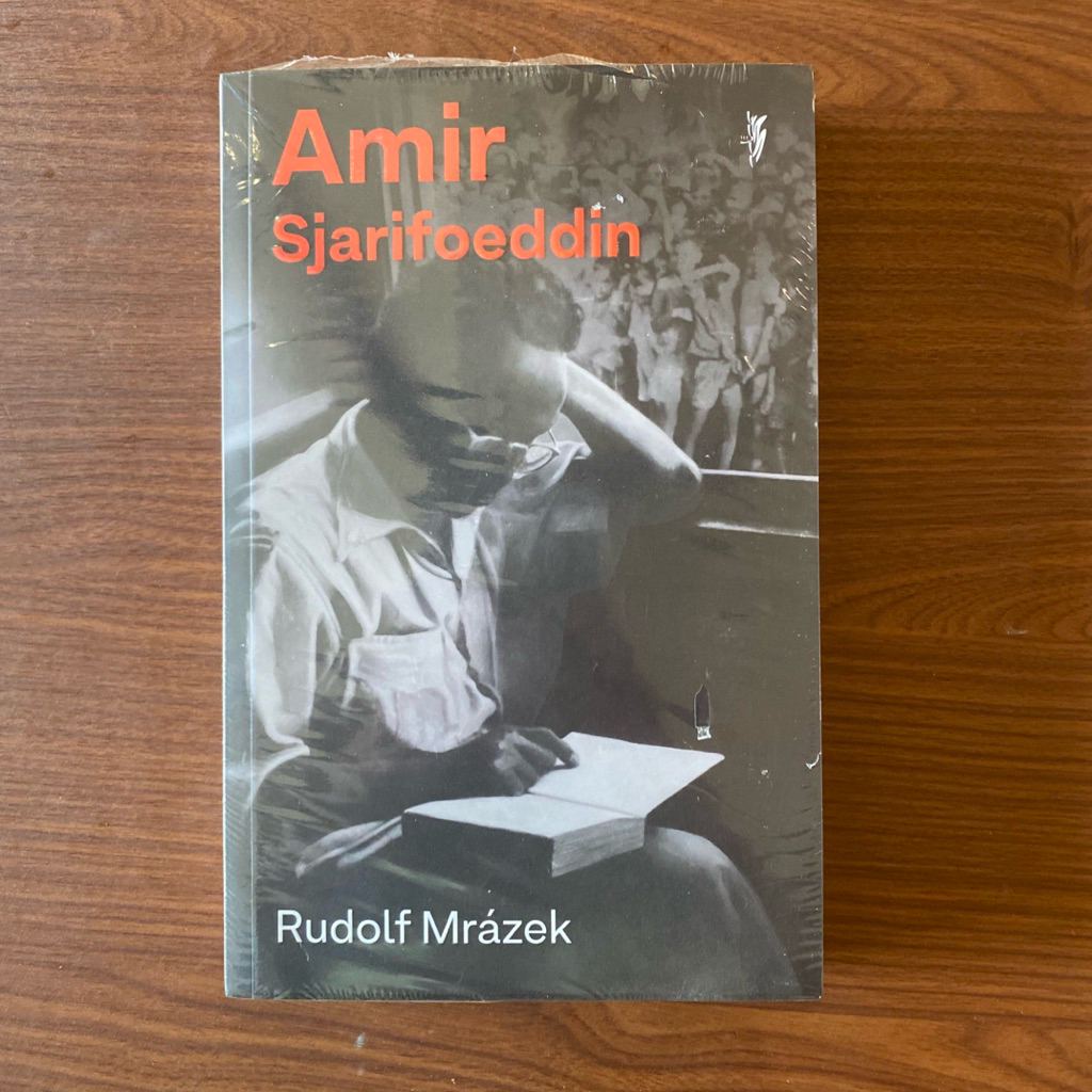 BUKU AMIR SJARIFOEDDIN by RUDOLF MRAZEK