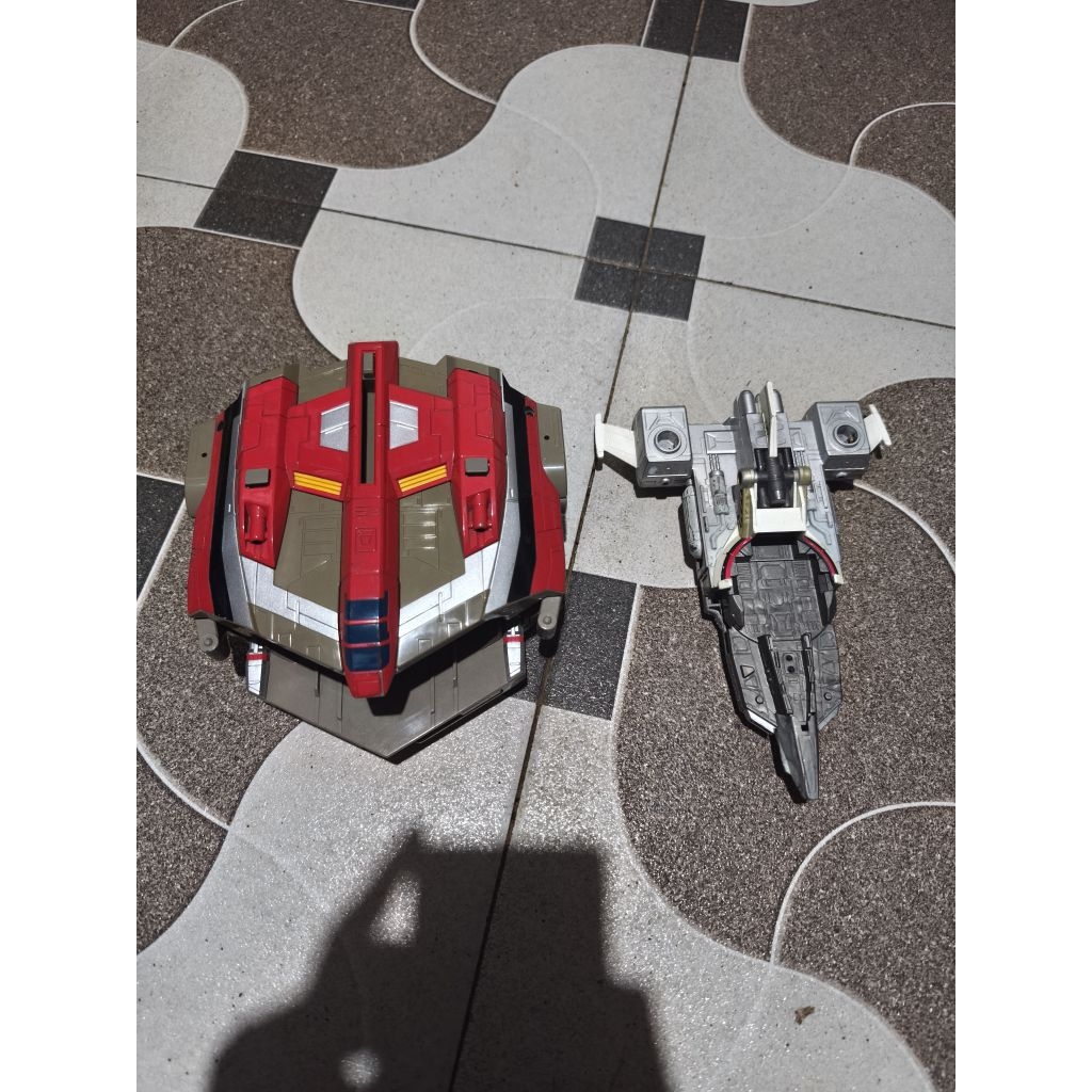 DX PESAWAT ULTRAMAN COSMOS & MAX BANDAI JUNK