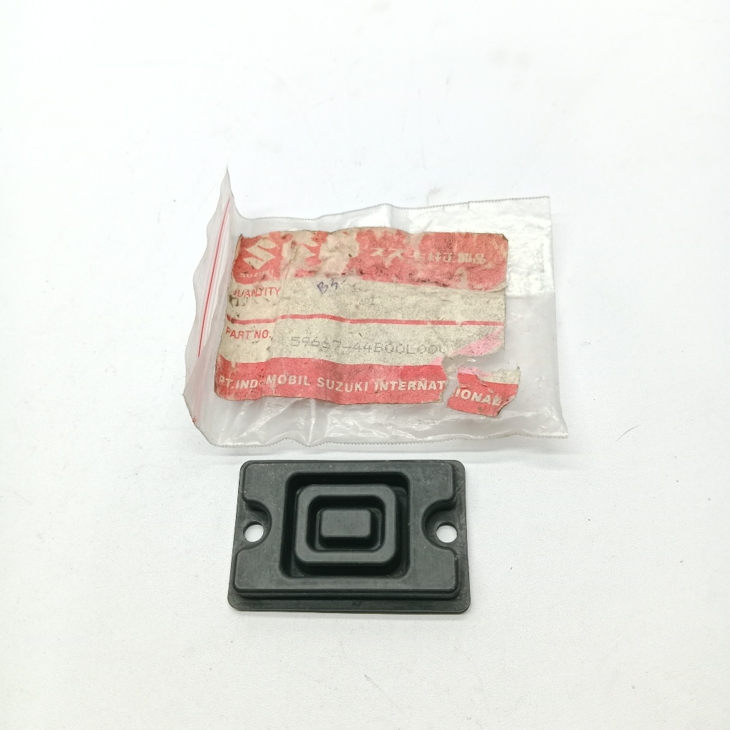 59667-44B00L000 KARET TUTUP MINYAK REM TUTUP MASTER REM ATAS SUZUKI SMASH AXELO SATRIA FU SATRIA KAR