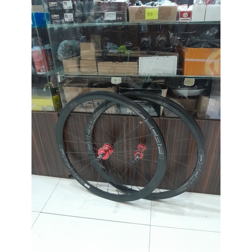 WHEELSET SEPEDA BALAP DECAF 700C 20/24 HOLE VBRAKE