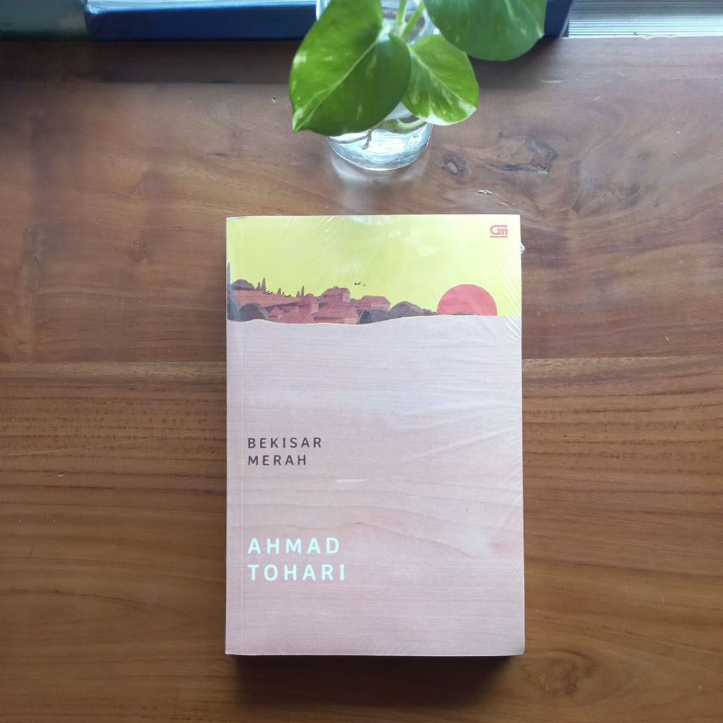 Bekisar Merah - Ahmad Tohari