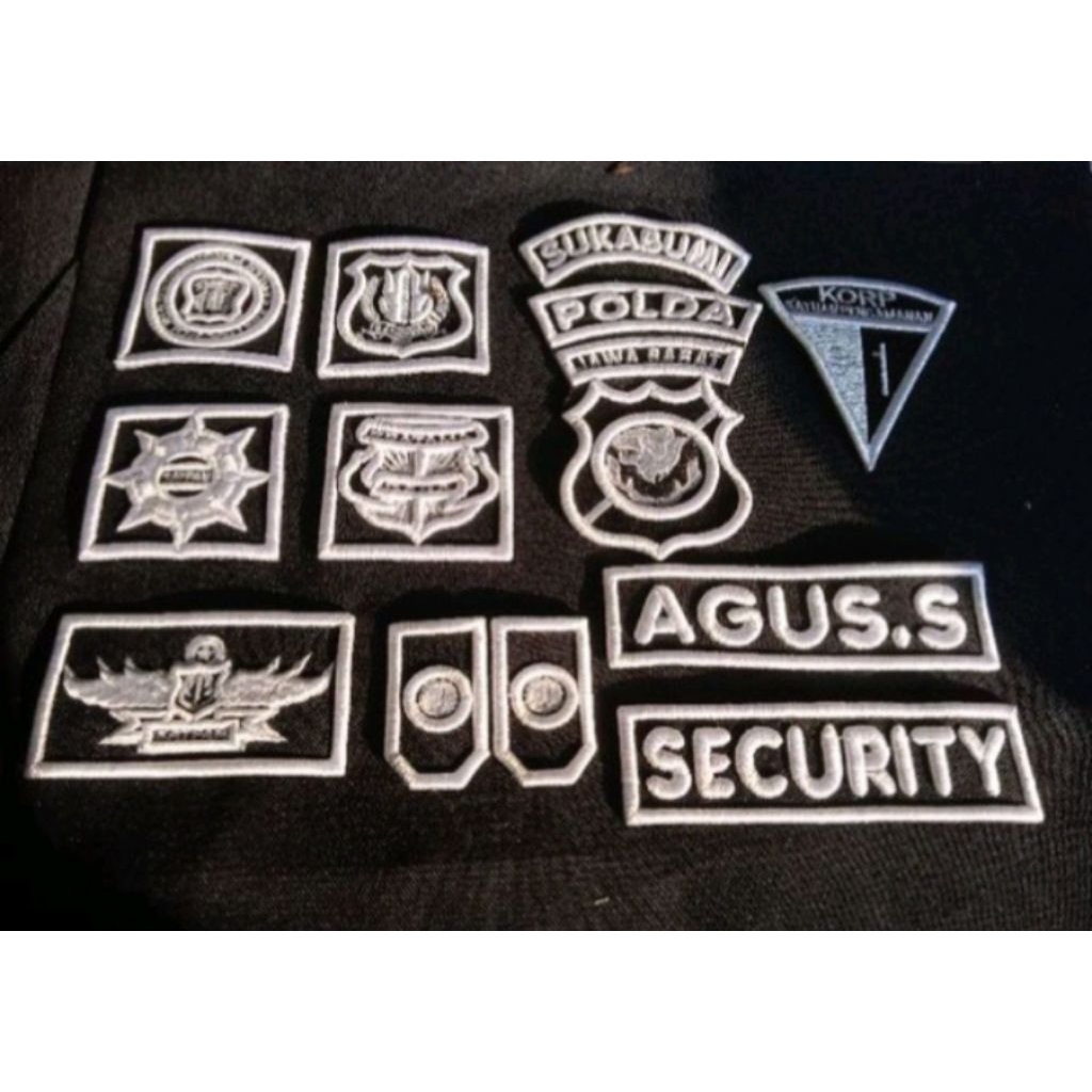 atribut satpam putih