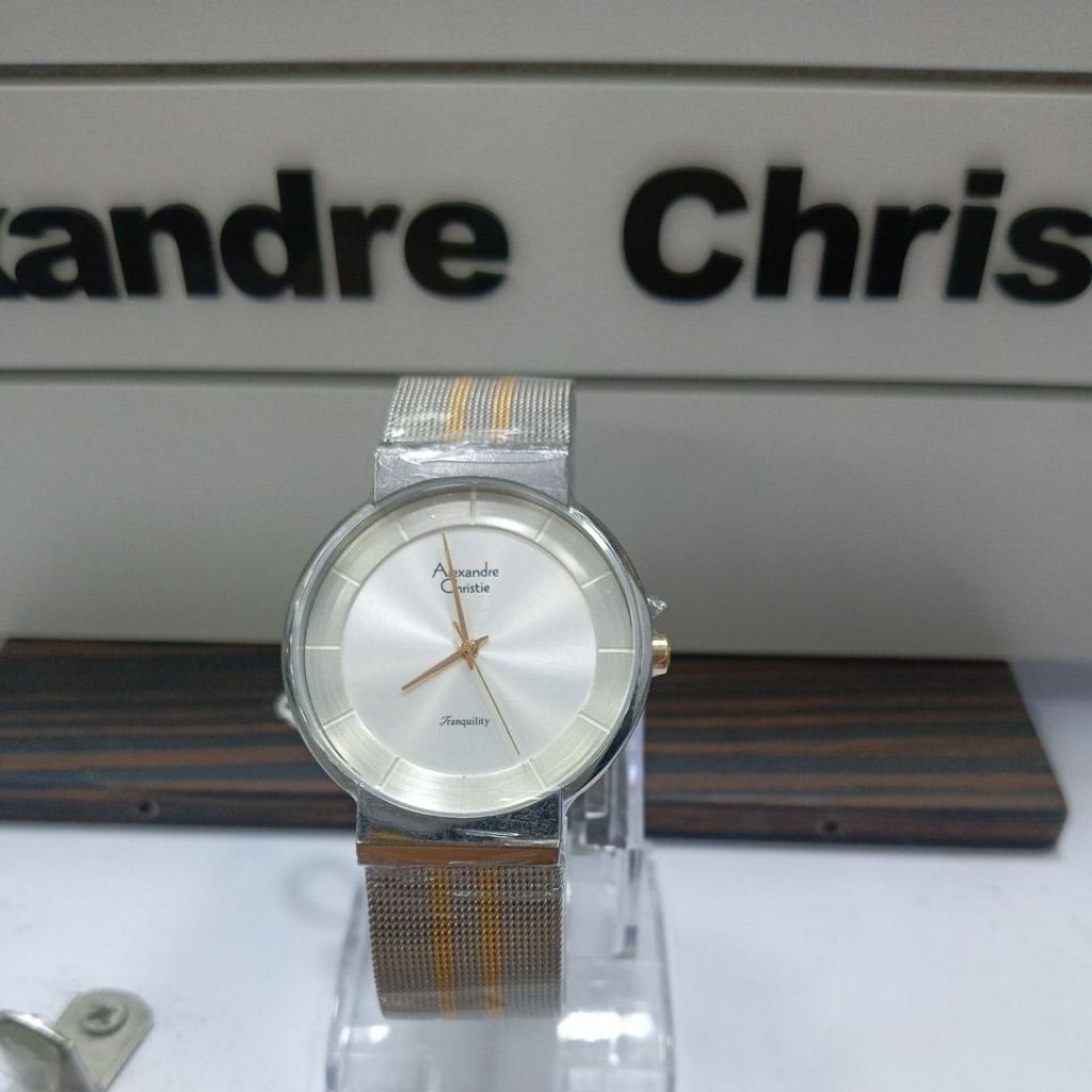 Alexandre Christie pria rantai pasir 8523