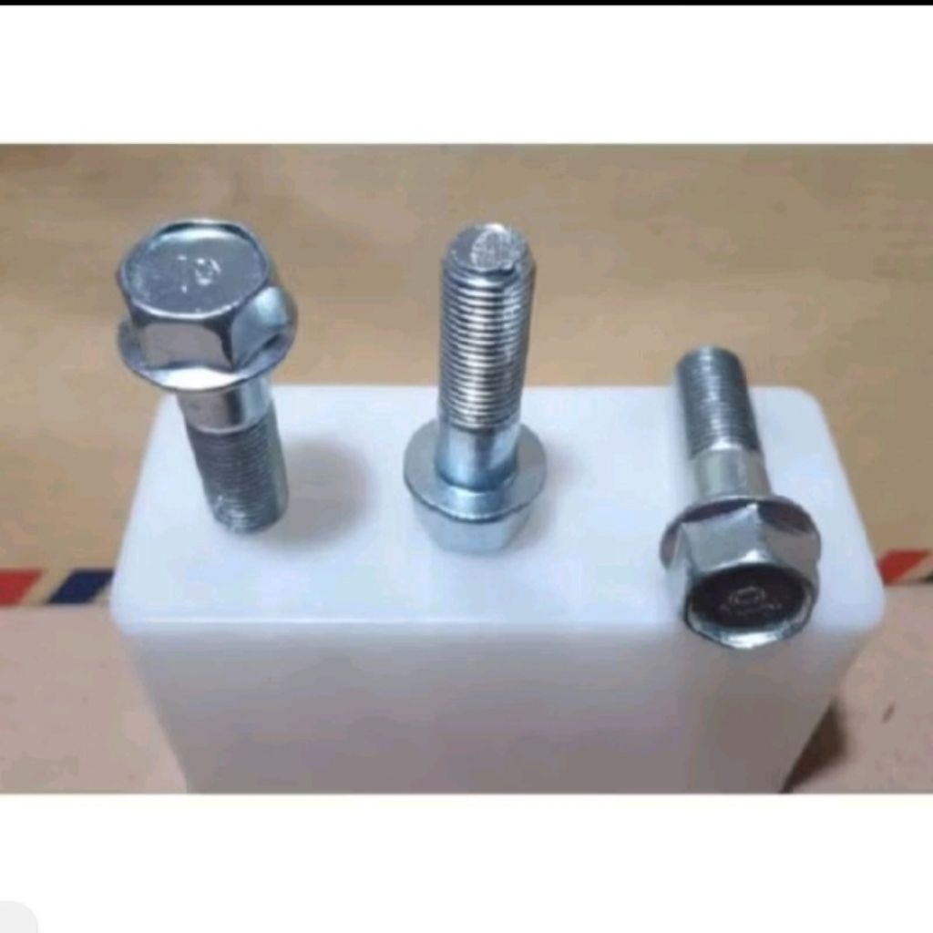 Baut nap roda hdx/bolt rr axle Shaft canter hdx.