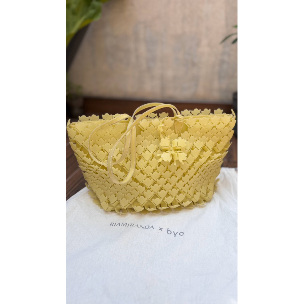 Byo x Ria Miranda Bag