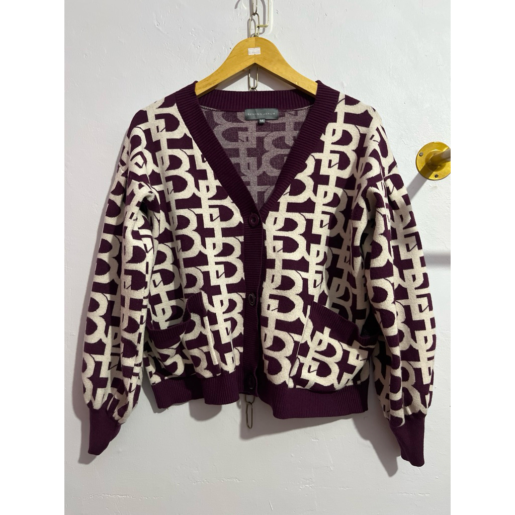 Signature comfy sweater Buttonscarves