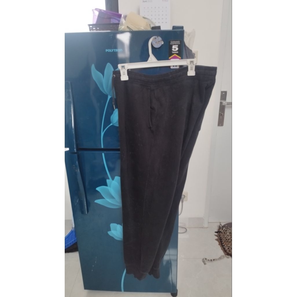 JOGGER UNIQLO SHERPA HITAM