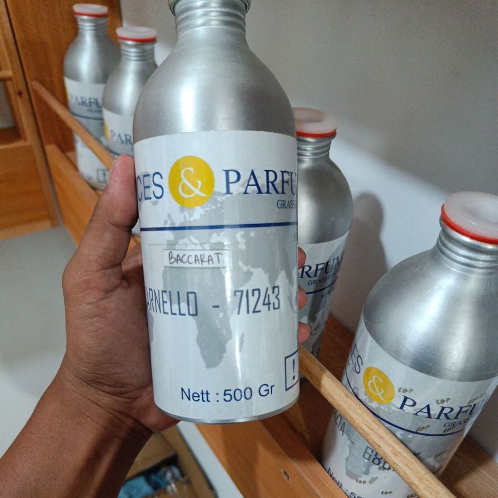 BARNELLO 71243 Searah aroma baccarat rounge 540  by: ESSENCES GRADE B