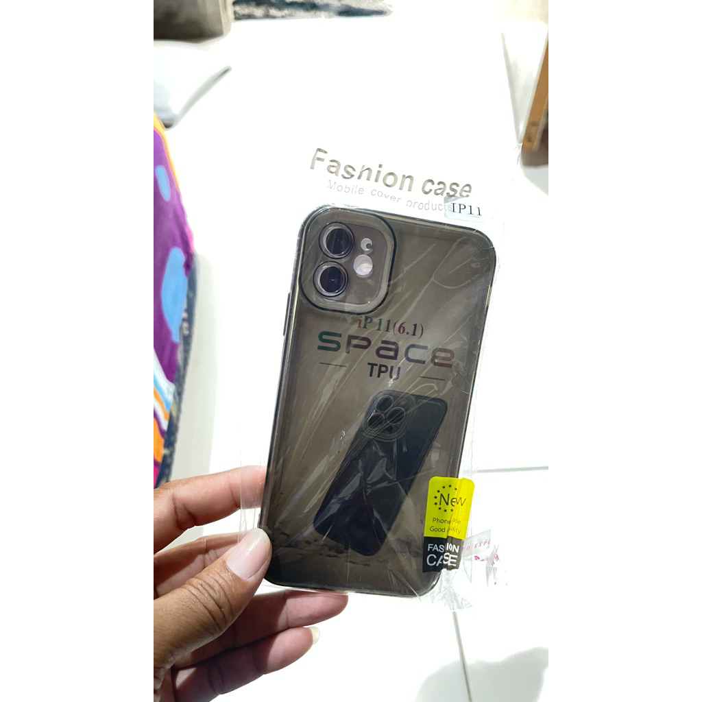 Case iphone 11 hitam transparan
