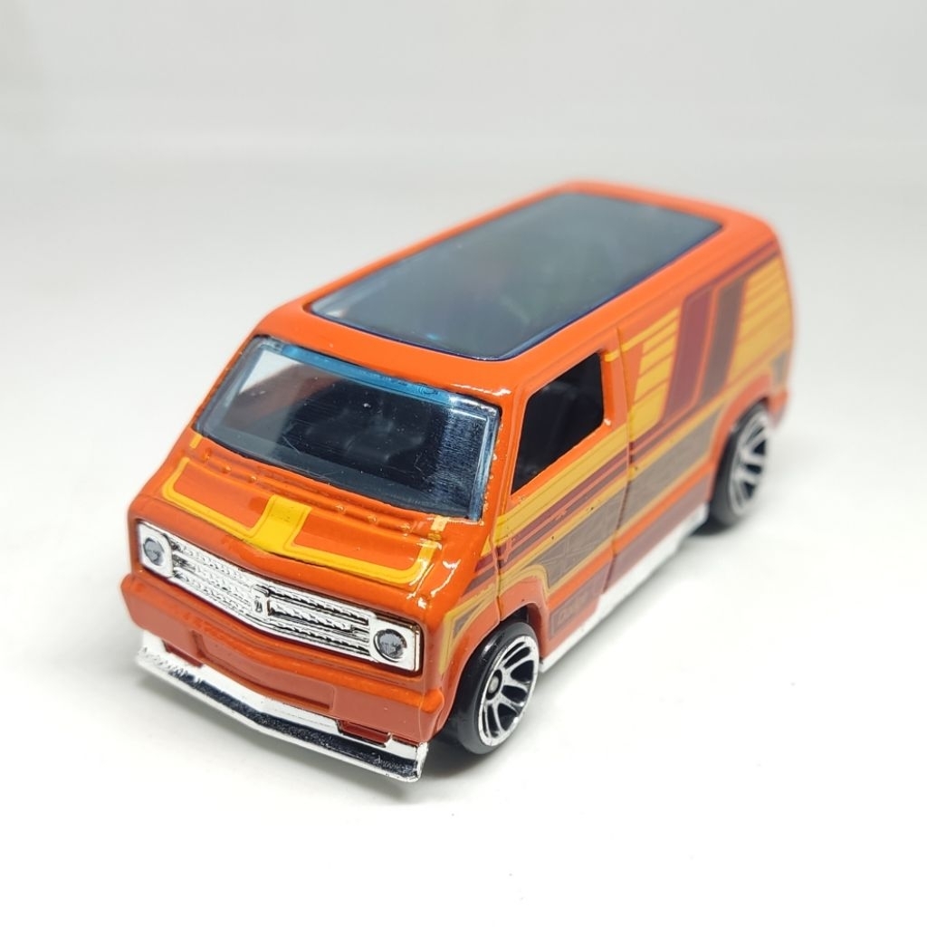 Hot Wheels Lose Custom 77 Dodge Van Surfs Up Series - HW SERIES