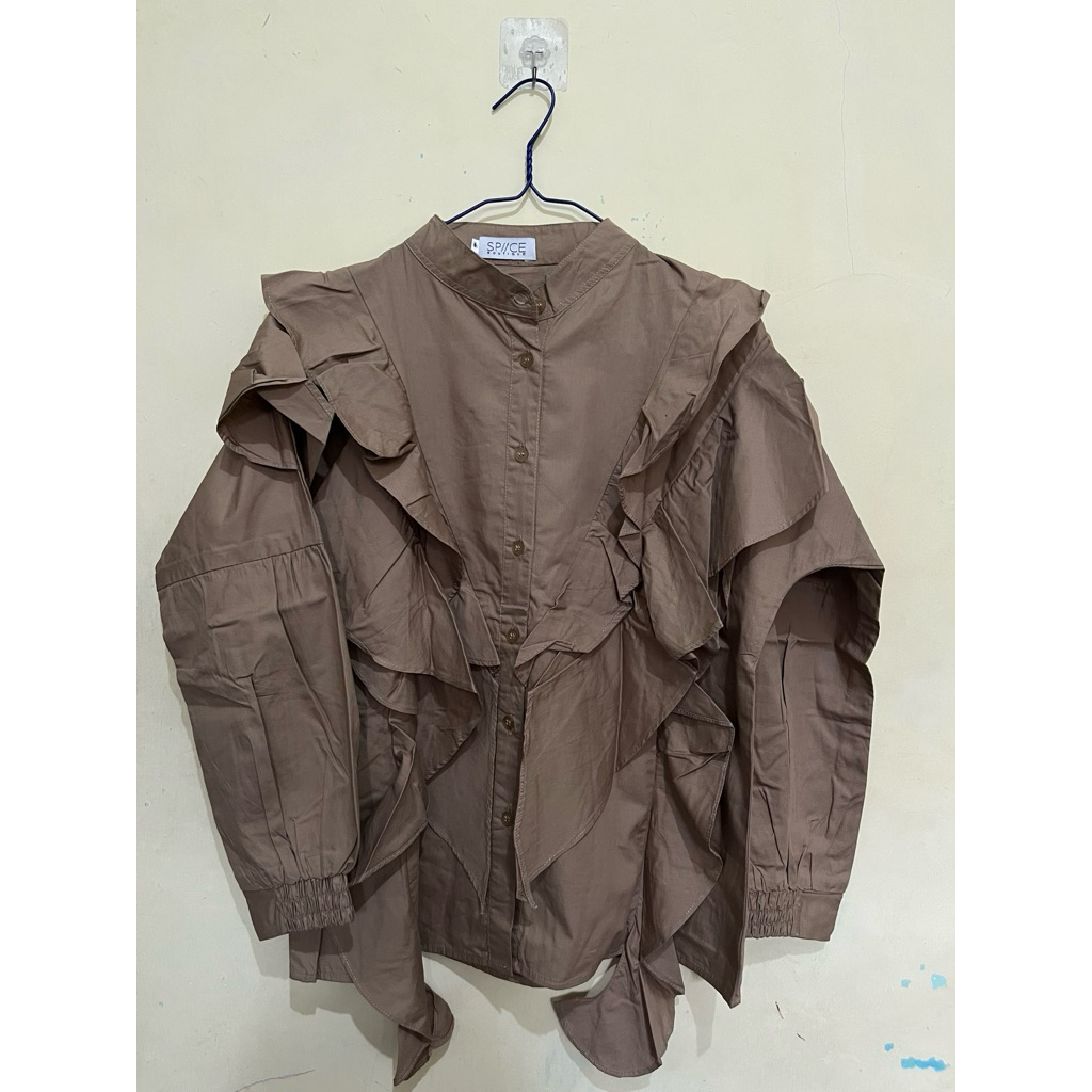 Preloved blouse ruffle