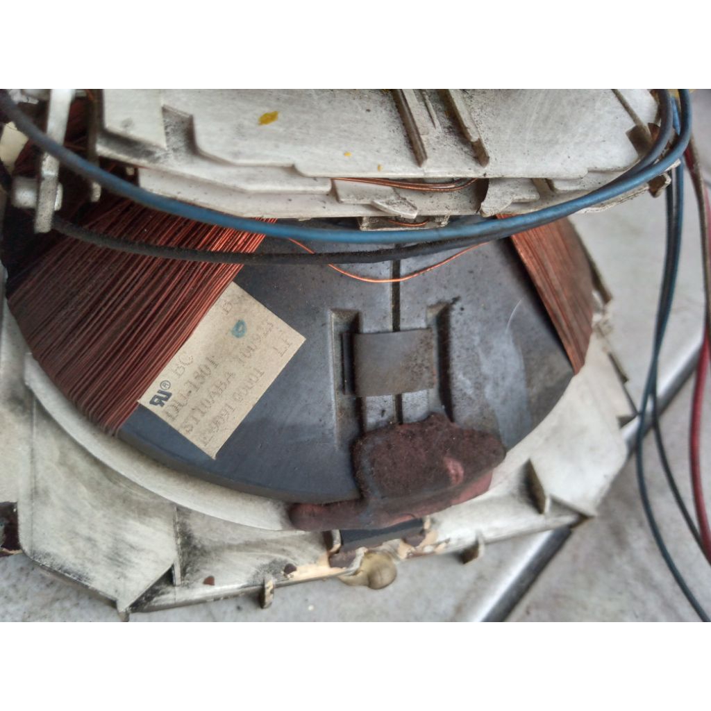 Yoke, konde TV tabung slim 21inc merk cina,vortex.