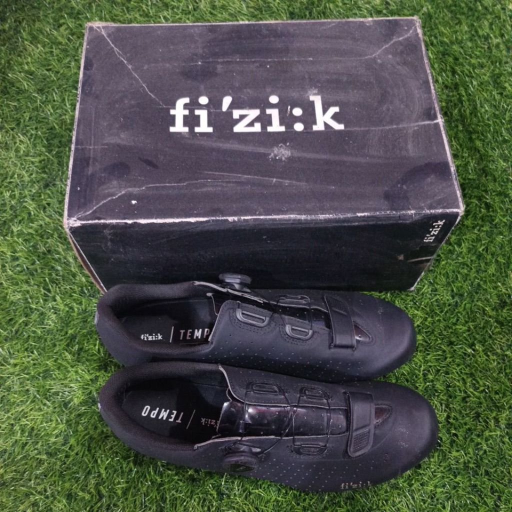 sepatu fizik tempo overcurve R5