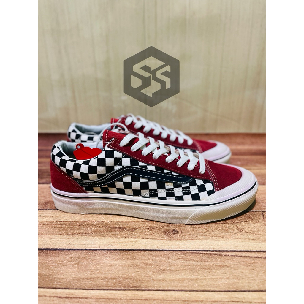 Sneakers pria wanita orange catur