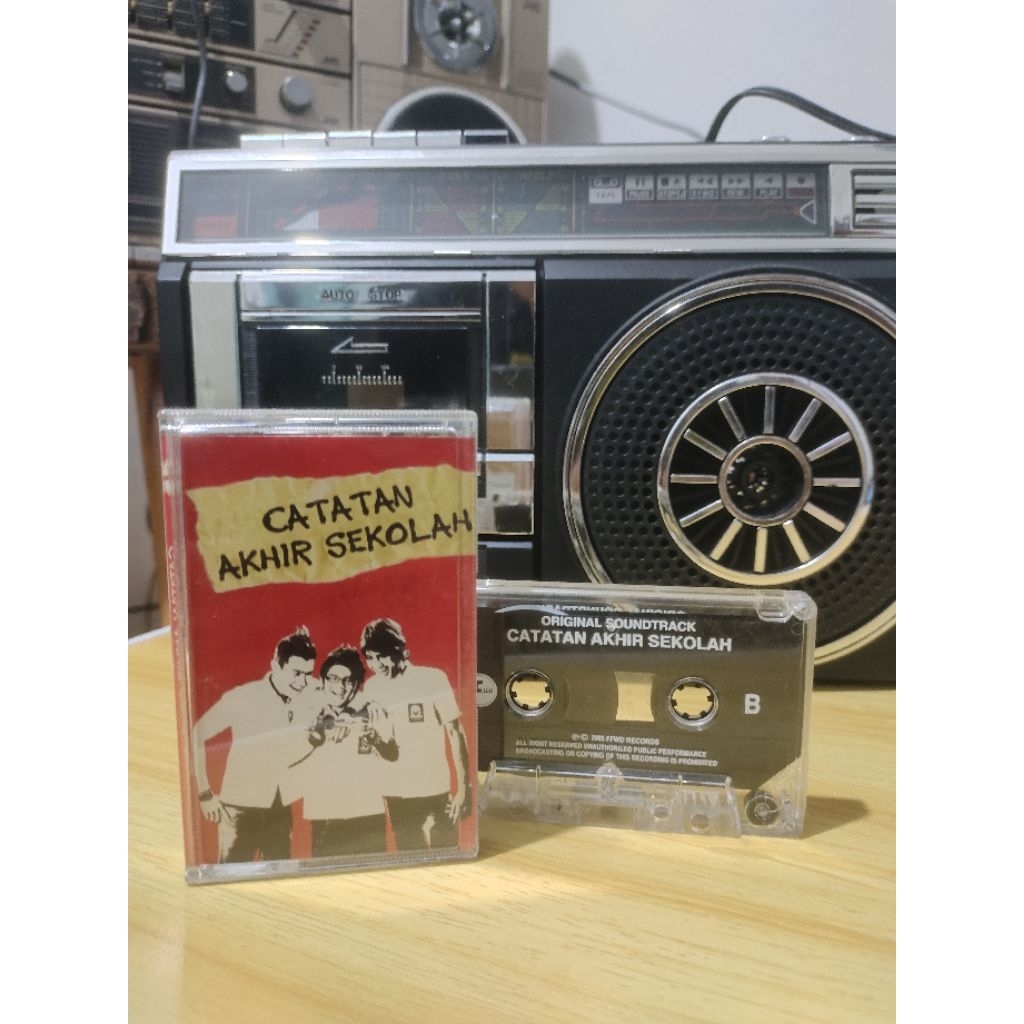 Kaset Pita Catatan Akhir Sekolah