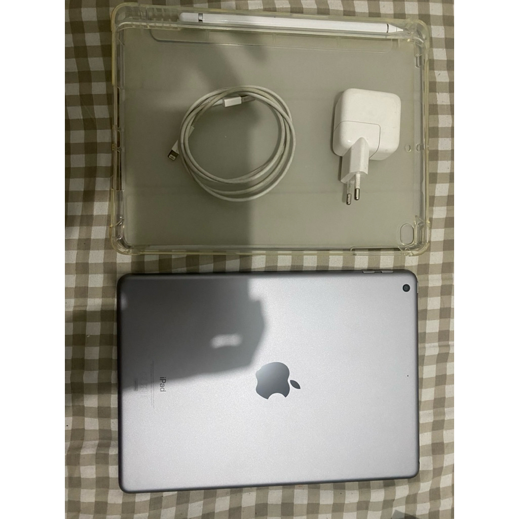 IPAD SECOND gen 6 - IPAD 6th GENERATION WIFI ONLY 32 GB