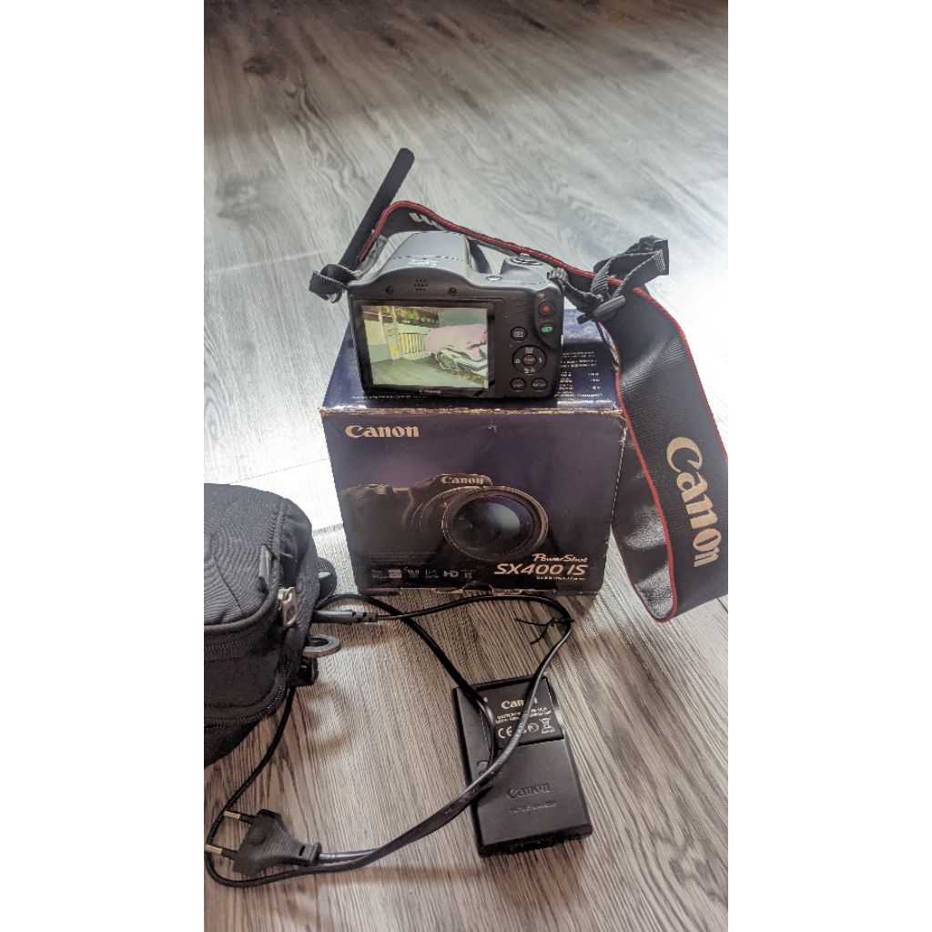 CAMERA  CANON SX400 IS