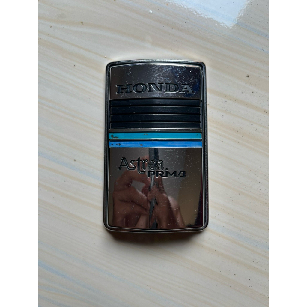 Emblem Logo Tameng Depan honda astrea prima original