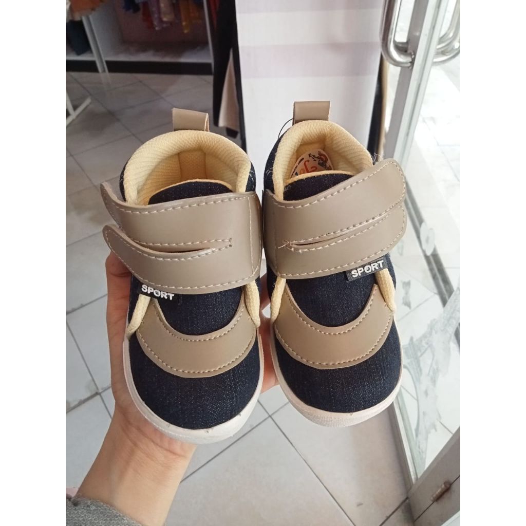 Sepatu untuk anak anak umur 10 tahun