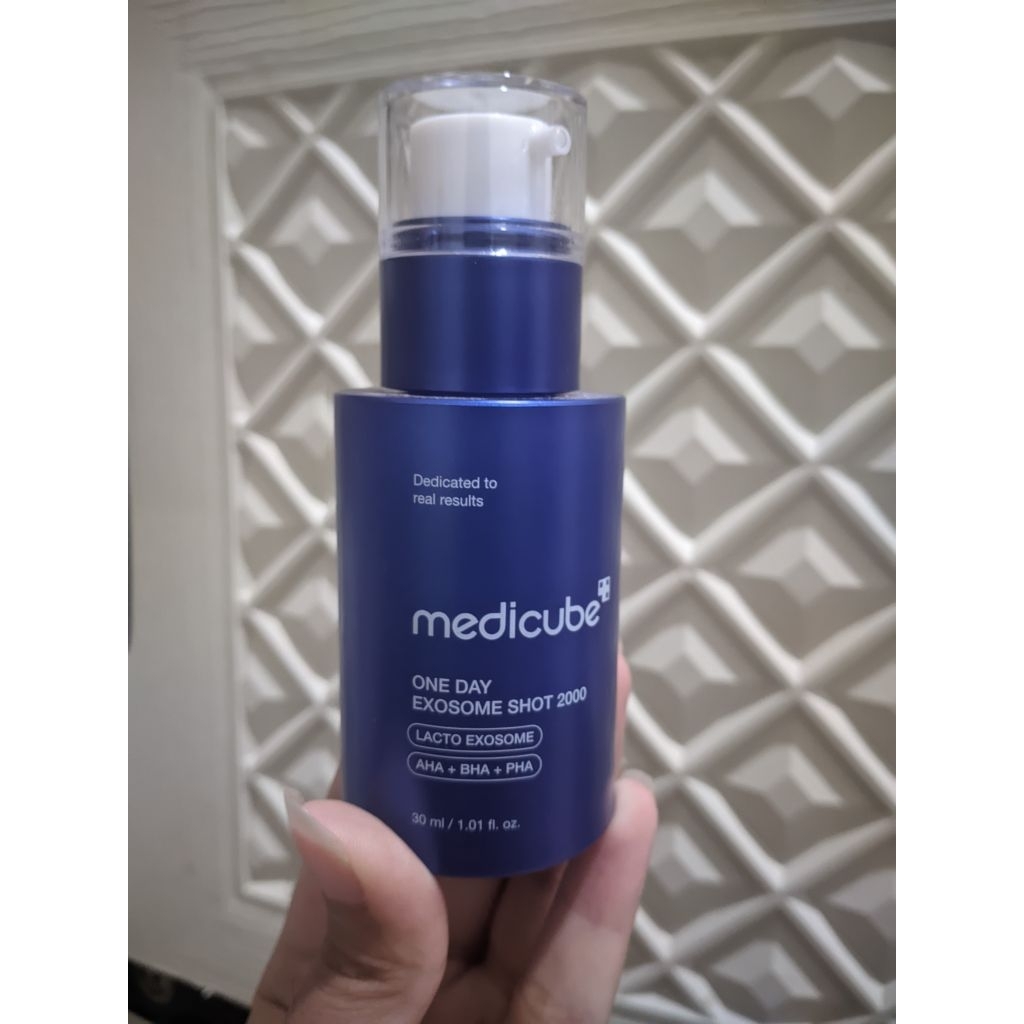 PRELOVED MEDICUBE ONE EXOSOME SHOT 2000