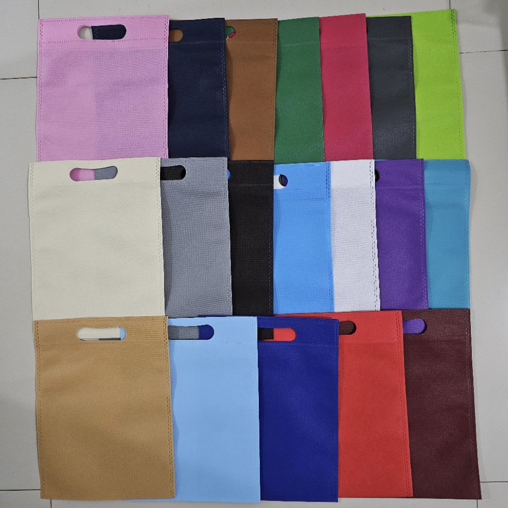 Tas Spunbond Oval 20x26 65 GSM Goodie Bag Isi 20 pcs