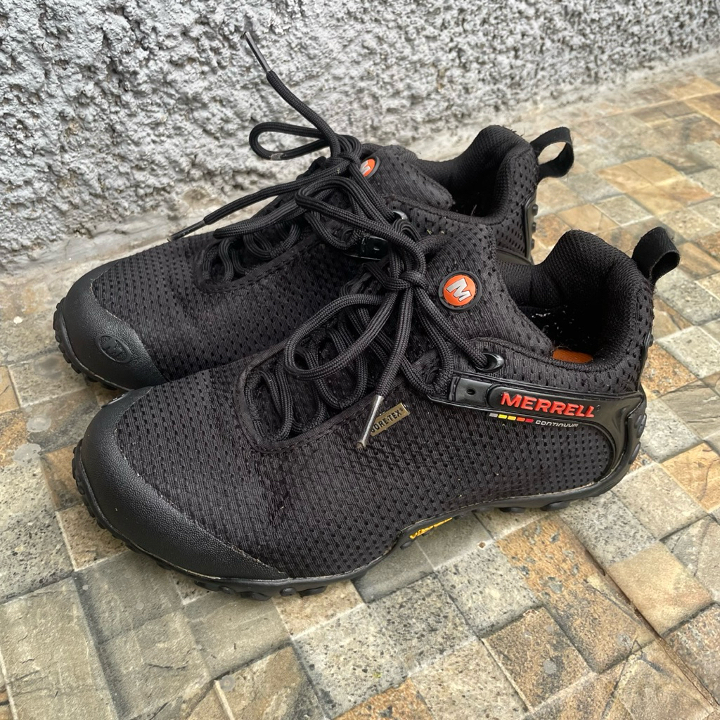 Sepatu Outdoor MERRELL