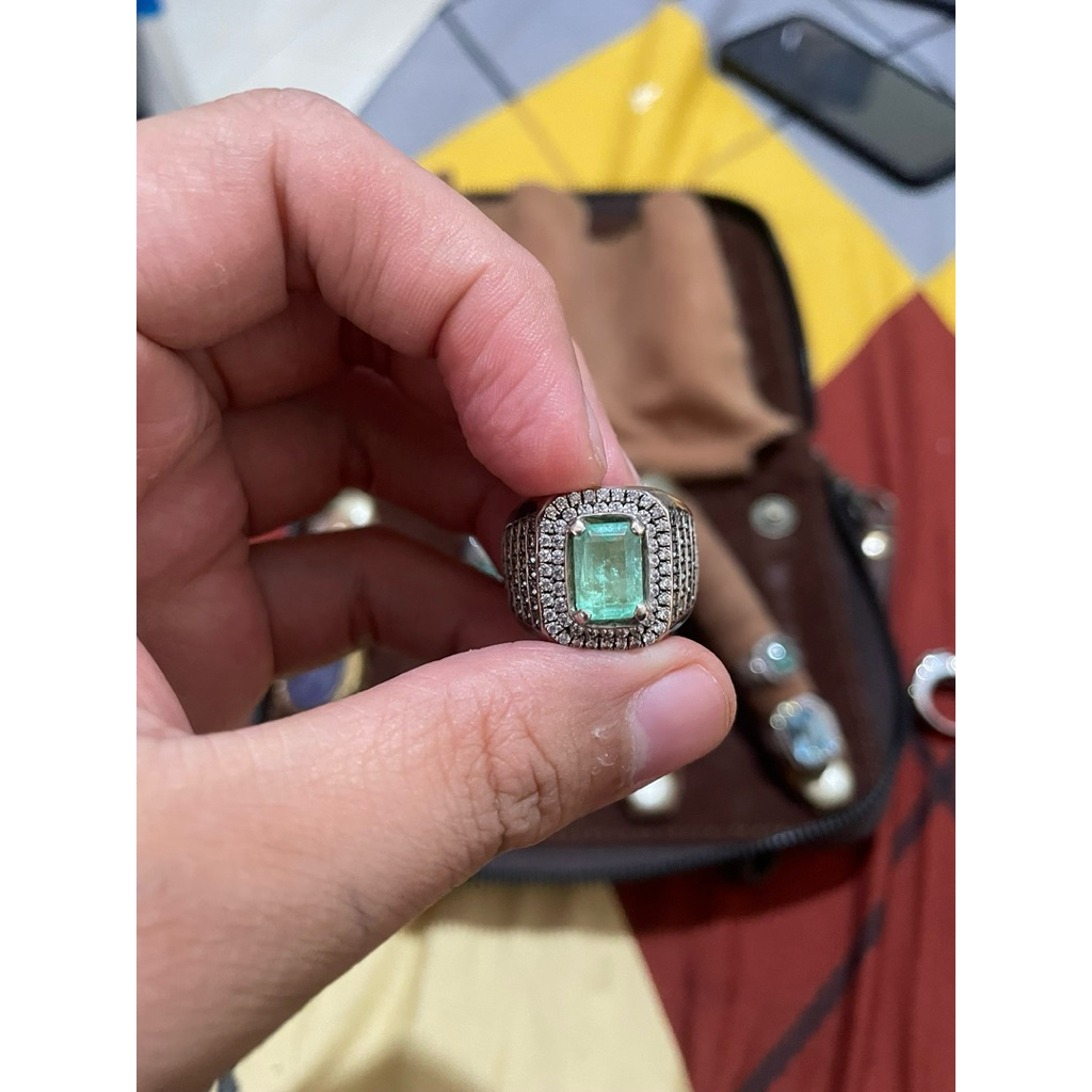 NATURAL EMERALD BERYL ORIGIN COLOMBIA / ZAMBRUD COLOMBIA