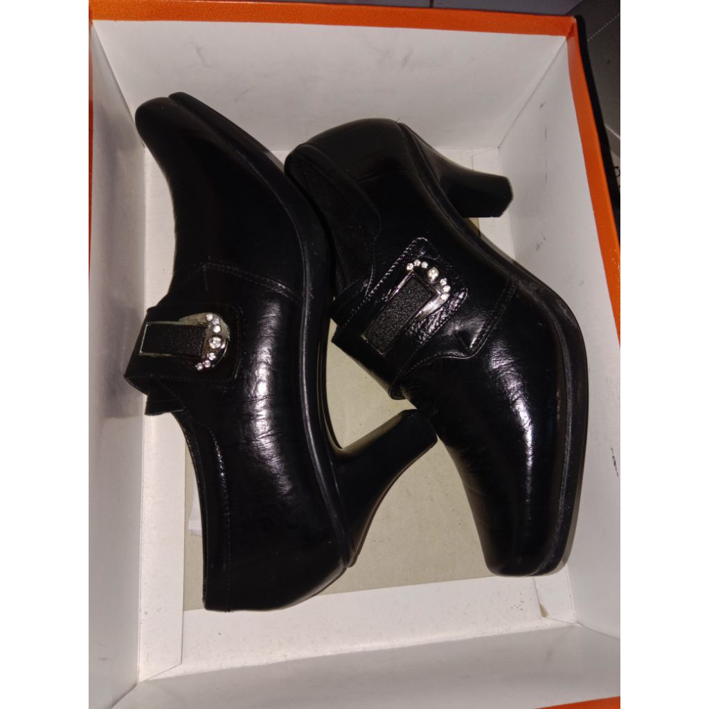 Sepatu Zonia//Sepatu Wanita