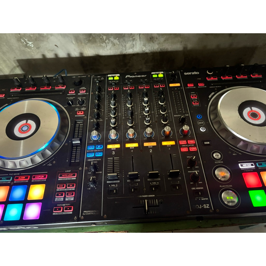 PIONEER DDJ SZ (Professional DJ)