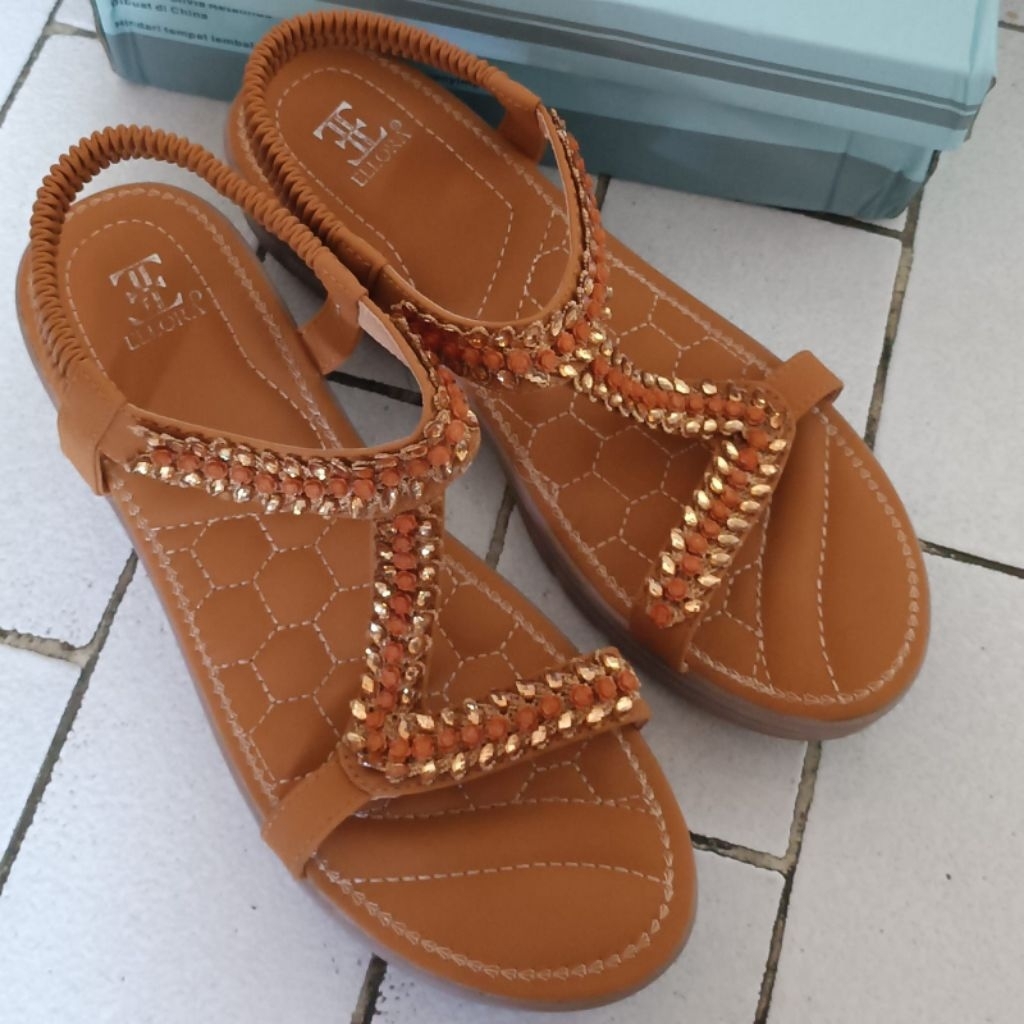 sandal wedges tali ellora warna tan