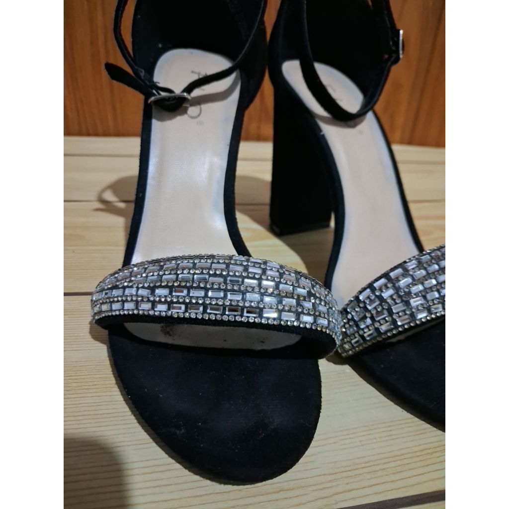 heels FLD