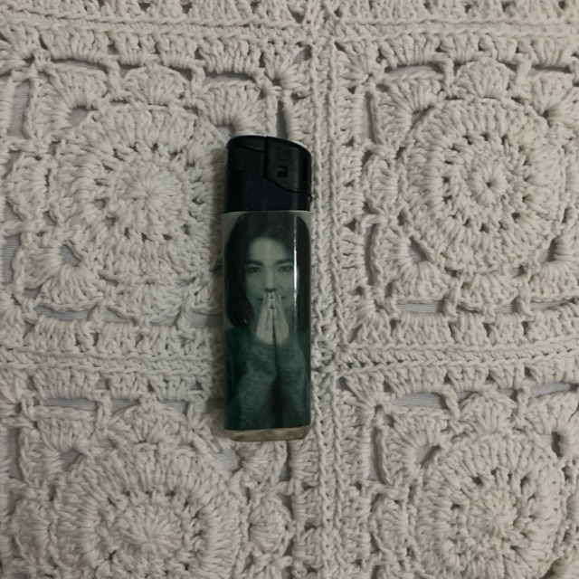 korek api/lighter bjork debut album