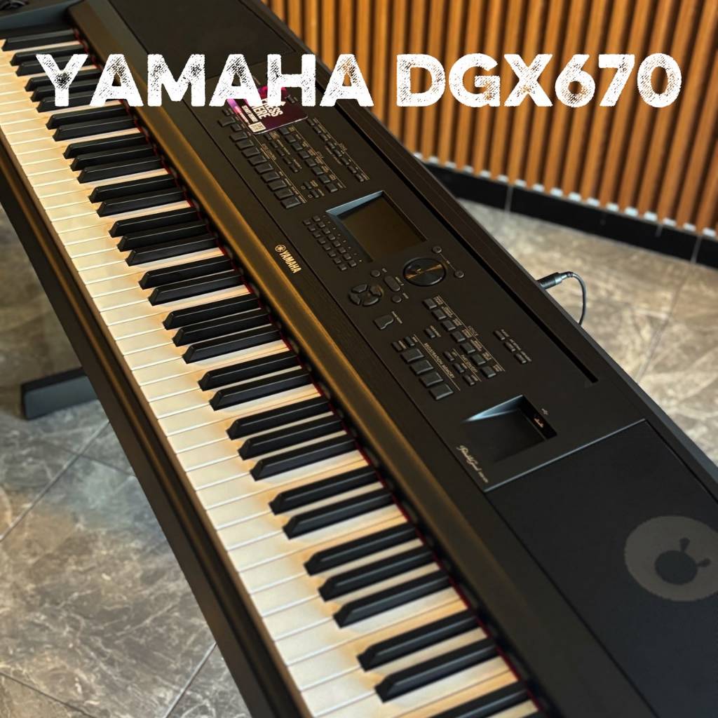 PIANO DIGITAL YAMAHA DGX 670 SECOND LIKE NEW