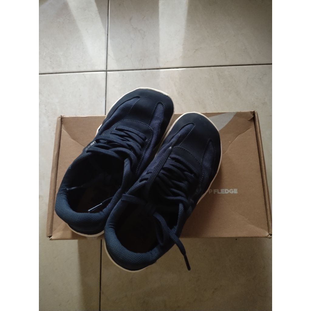 Preloved Pyopp Fledge Pada Barefoot