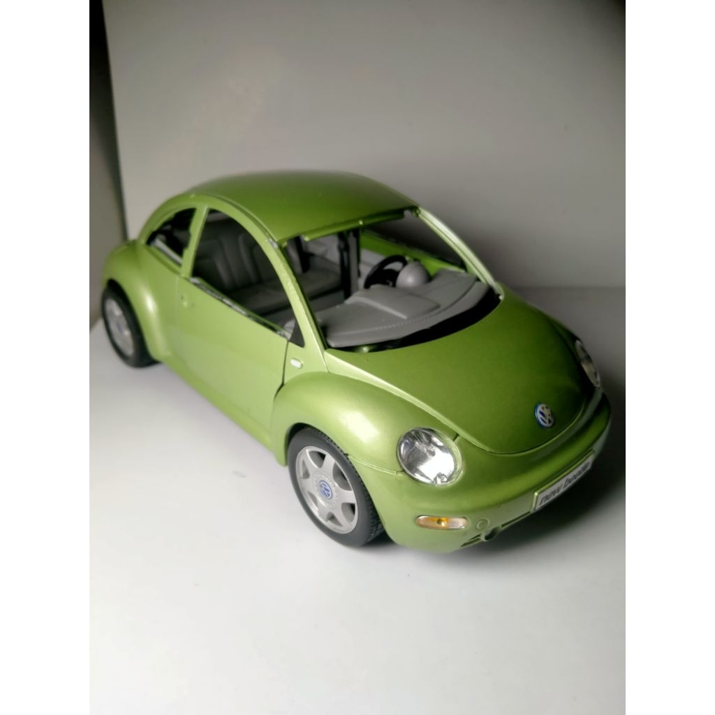 Diecast Maisto Volkswagen New Beetle 1/18 1:18 Loose Second
