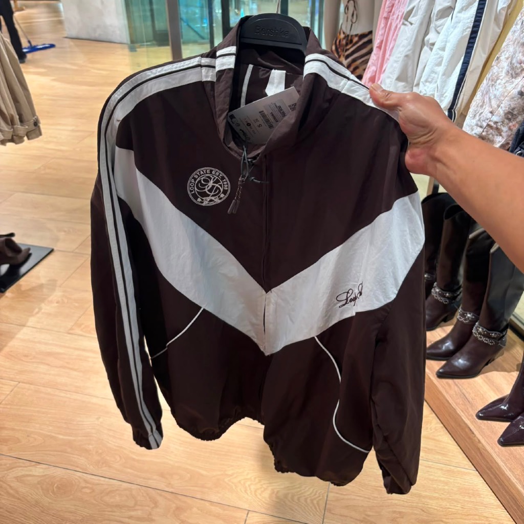 JASTIP. Jacket Zipper Bershka (WOMAN)