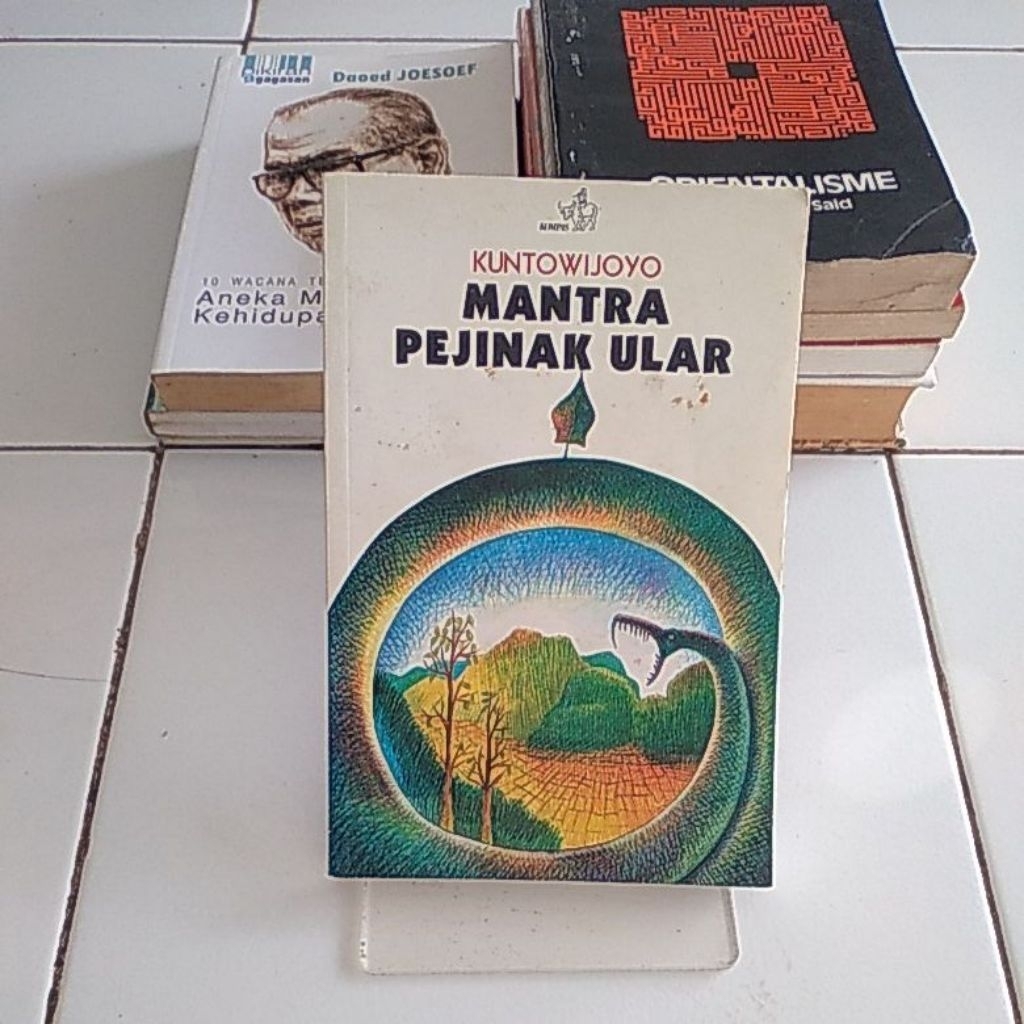 kuntowijoyo mantra pejinak ular