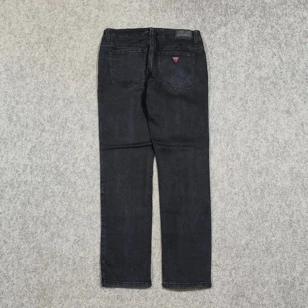 celana slim fit jeans panjang pria GUESS size 31 second jeans hitam