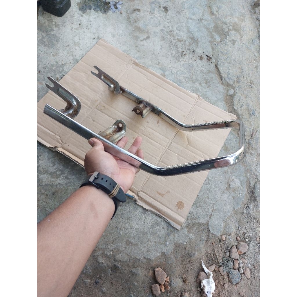 BEGEL BELAKANG, PLANGER, PEGANGAN JOK BELAKANG SUZUKI A100 ECONOS, A100 X SUPER, ORIGINAL SECCOND