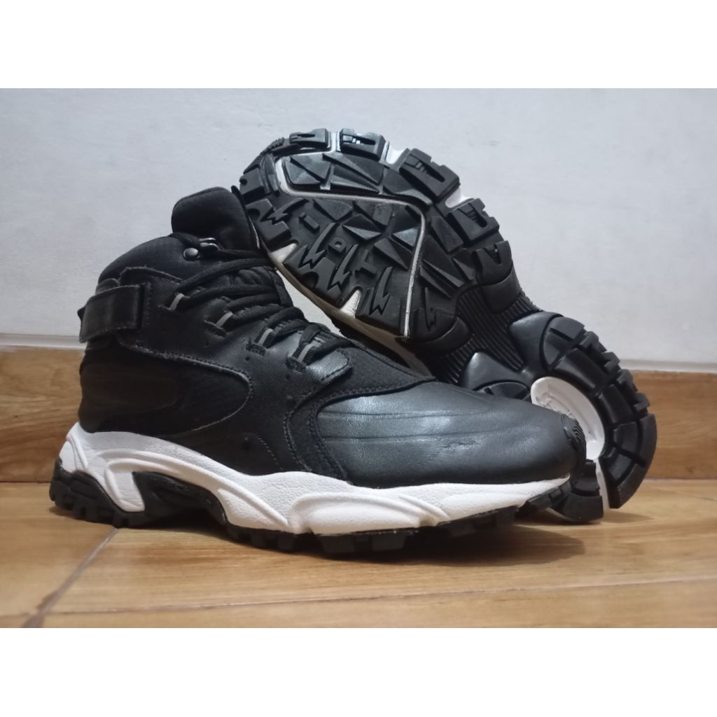 sepatu outdoor/hiking Skechers