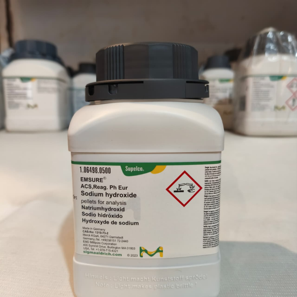 NATRIUM HIDROKSIDA  / NAOH / PRO ANALIS MERCK 106498 / 500GRAM (ORIGINAL)